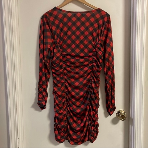 💋 UO Ruched Mini Dress - Picture 6 of 9